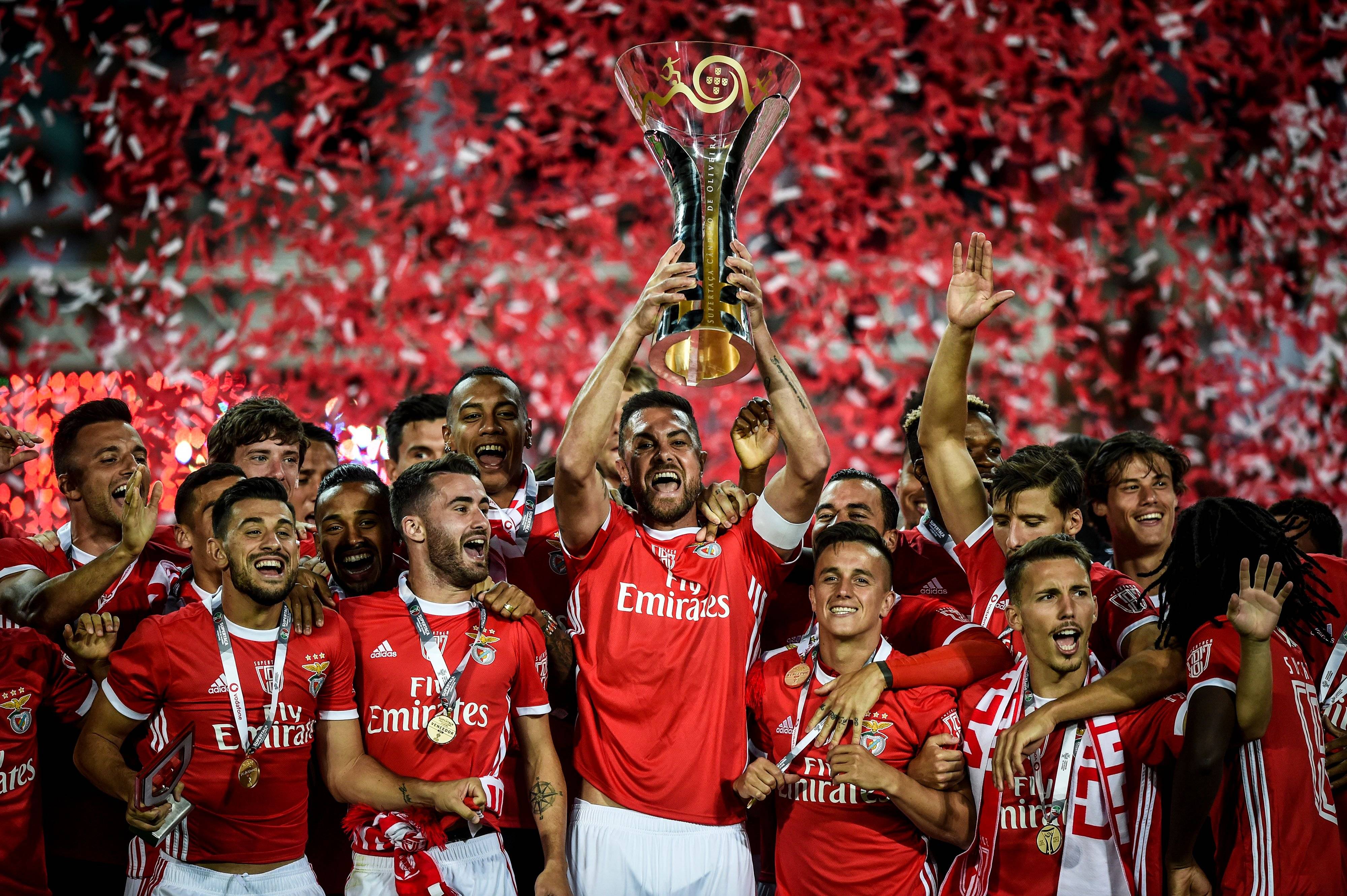 爱游戏vip注册-包含葡萄牙逆转利亚建筑，晋级欧预赛淘汰赛的词条