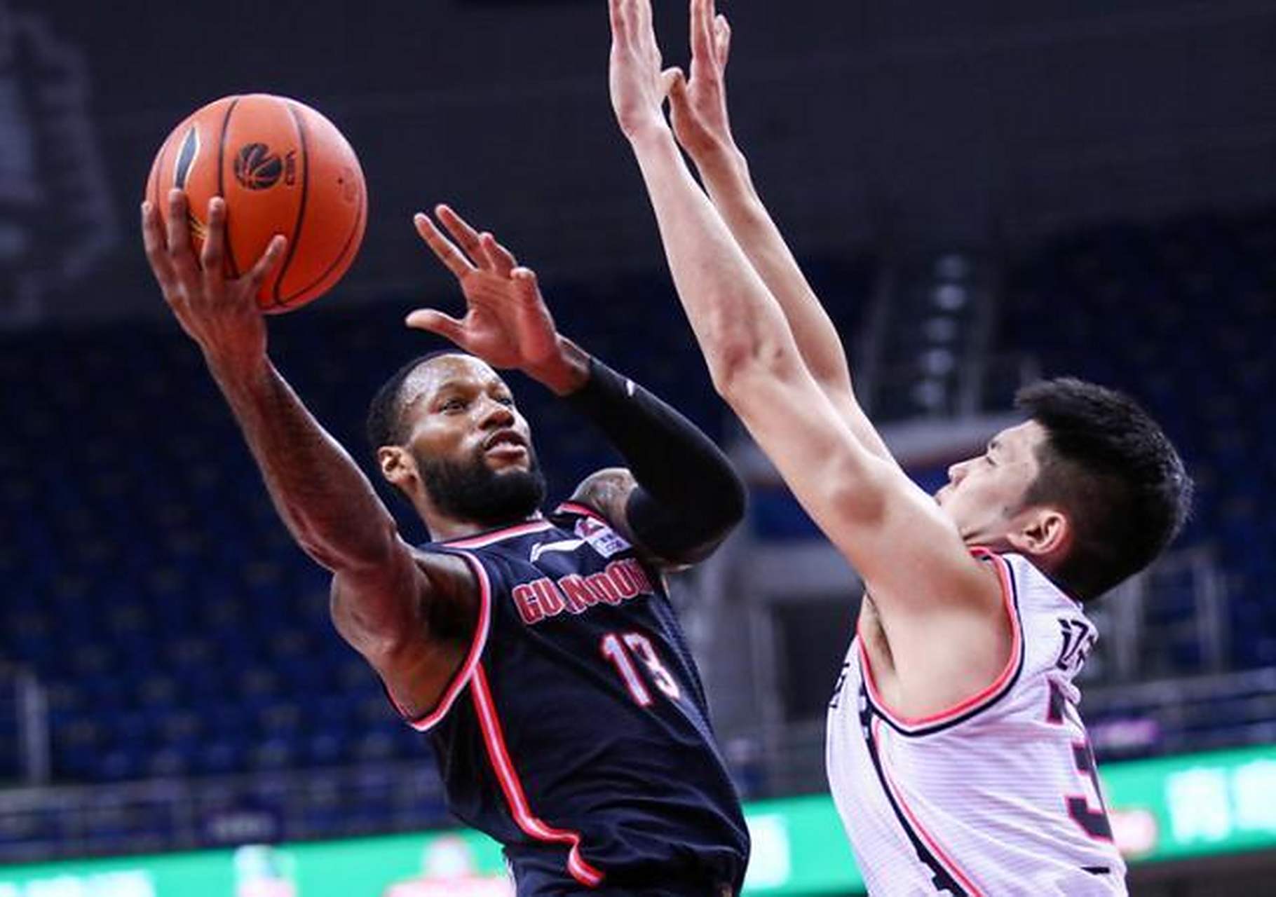 关键时刻!球队教练的战术指导取得效果 关键时刻!球队教练的战术指导取得效果