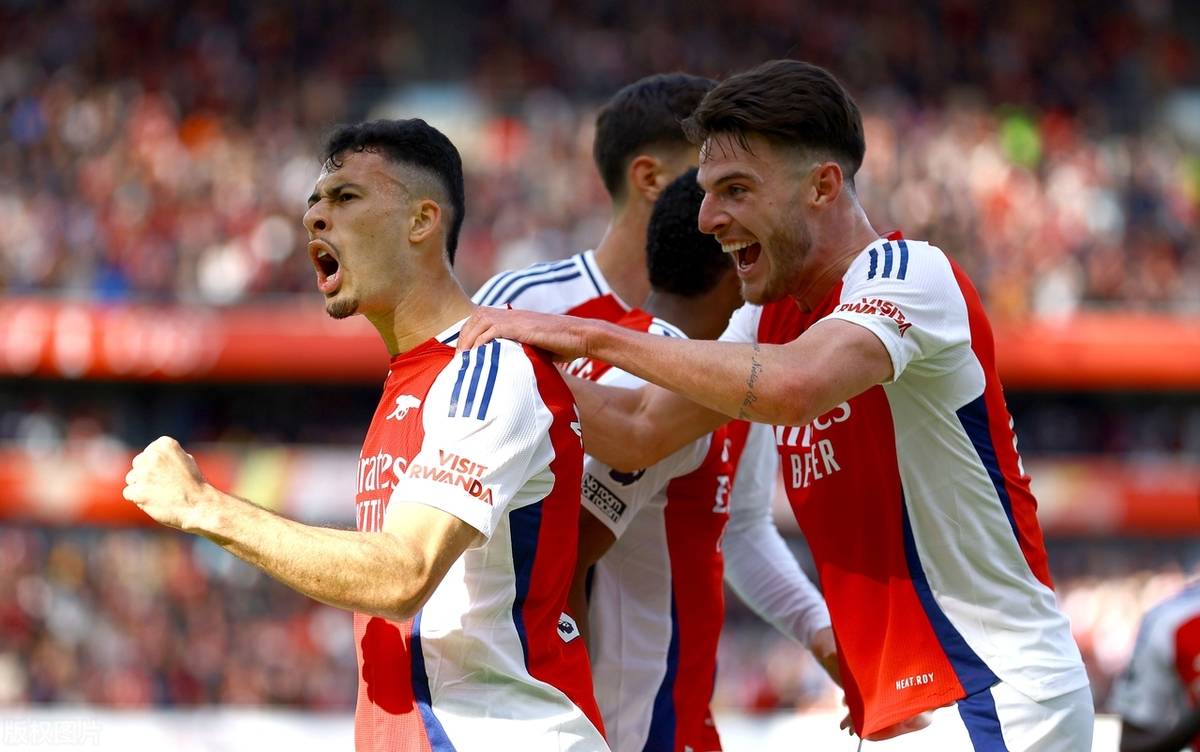 阿森纳门将多次神勇扑救,救下球队 阿森纳门将多次神勇扑救,救下球队