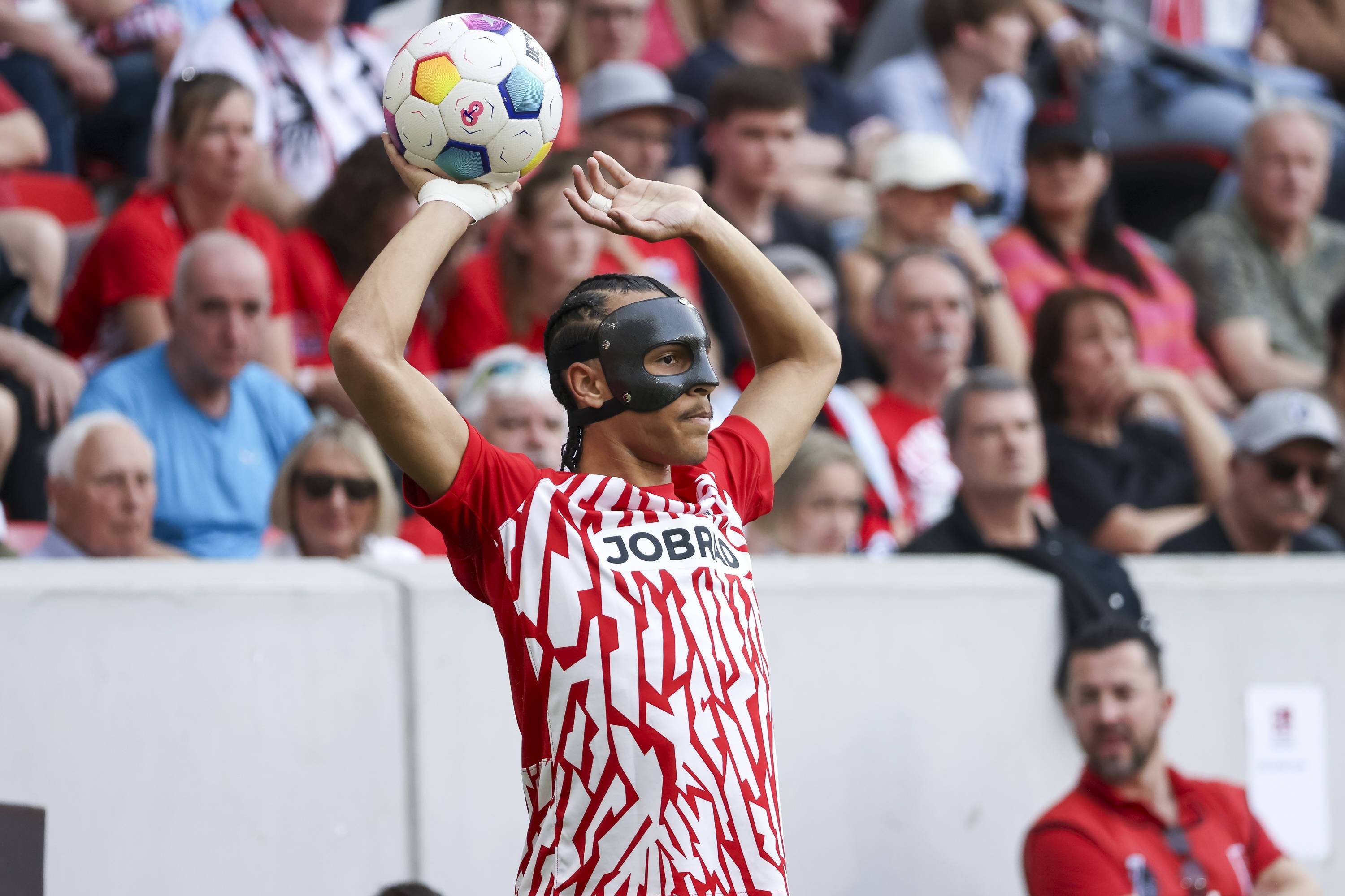 爱游戏官网登录网址-关于弗赖堡球星赛后发飙，引发内部争议的信息