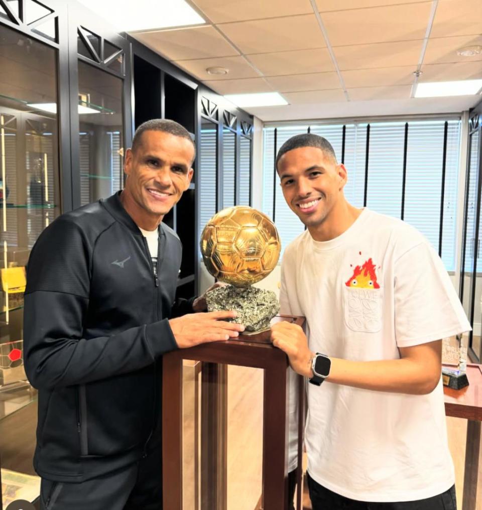 爱游戏官网app-瓦尔迪传射助球队胜出，成为全队英雄