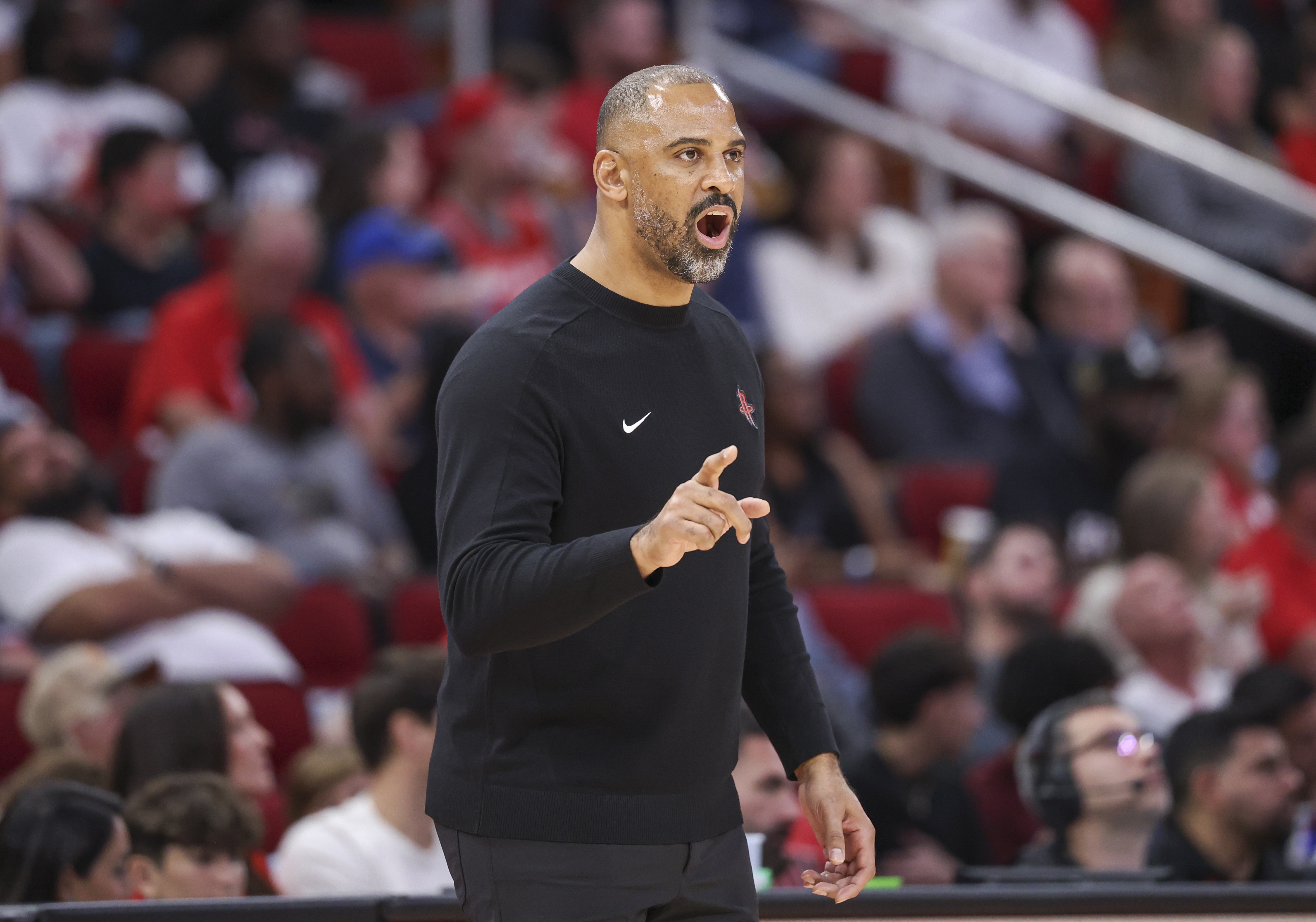 爱游戏活动-火箭核心受伤，球队整体实力受到质疑的简单介绍